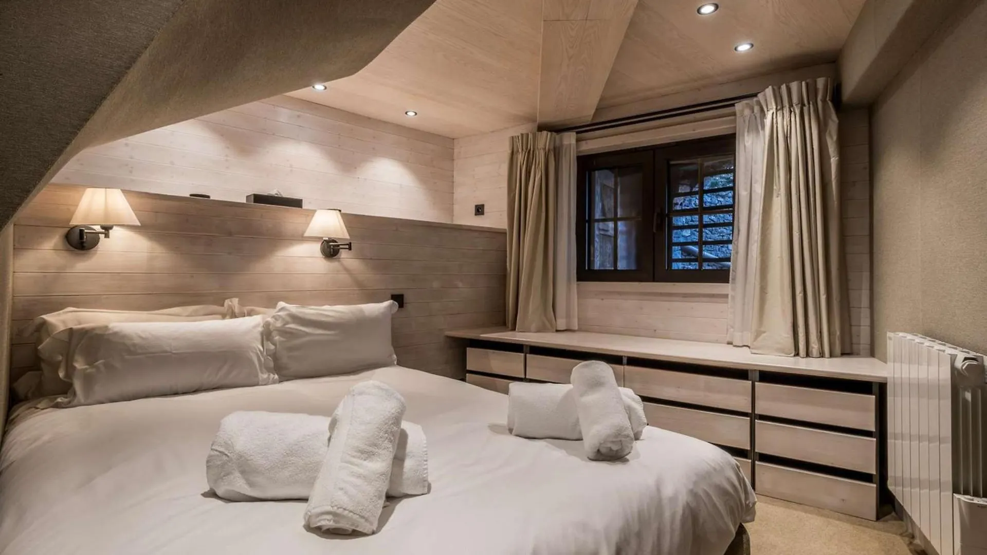 Duplex 4 Pers A Courchevel 1850 - Luxe Et Confort Au Pied Des Pistes - Fr-1-631-175 0*,  프랑스